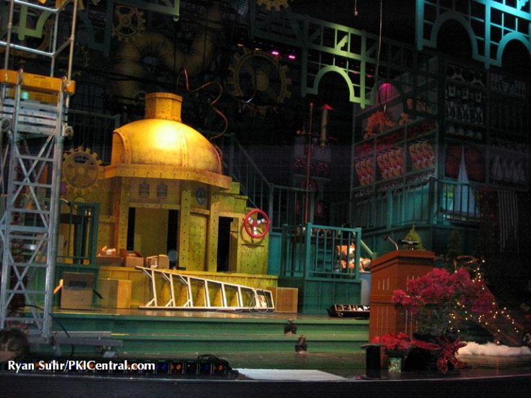 Santa's Toy Factory Set